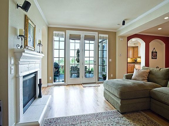 Light-filled rooms