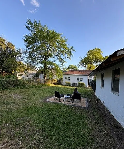 1829 McDowell St — Photo 22