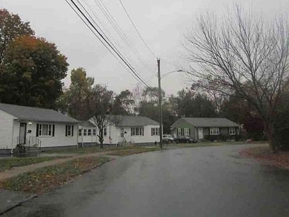 Exterior Neighborhood (street photo)