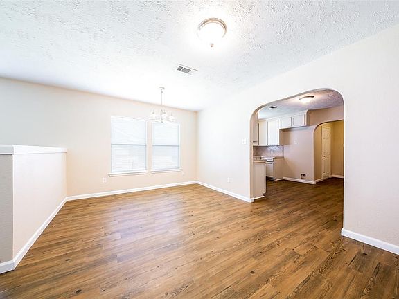 4th image of 1918 N Avenue G