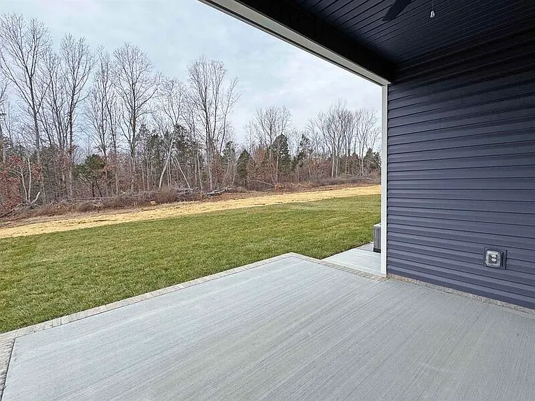 2090 Ireland Way — Photo 14