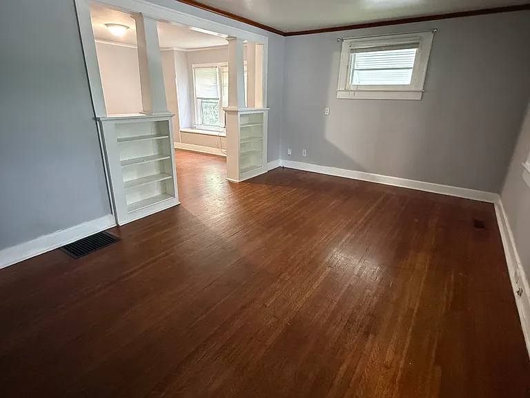 921 N Dearborn St — Photo 9