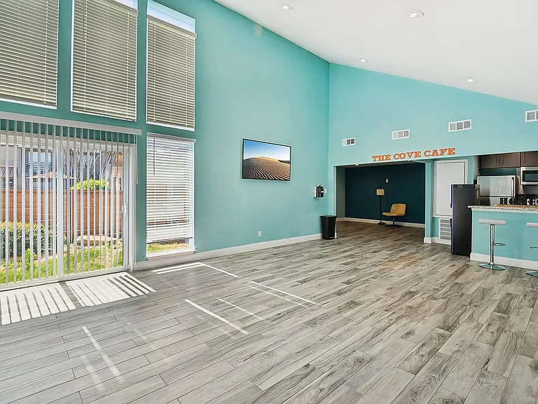 36-web-or-mls-Briar Forest Dr-1303-903