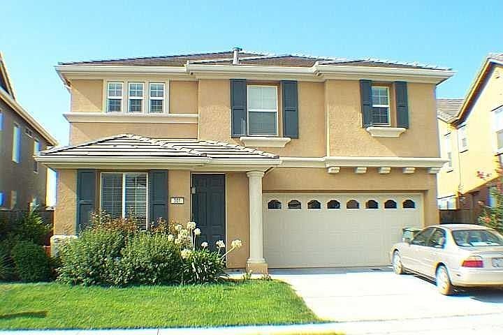 2nd image of 301 Woodfield Ct