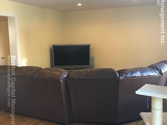 19 B St. Everett Unit Photo 5