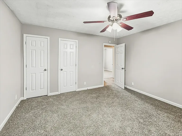 2723 Rockdale Dr — Photo 9