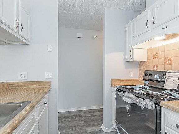 5th image of 7563 Southpointe Pl