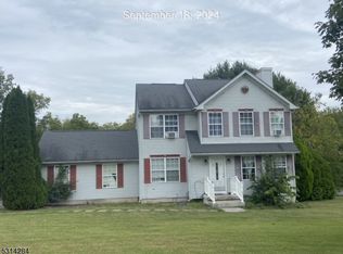 2 Shippen Rdg, Oxford, NJ 07863