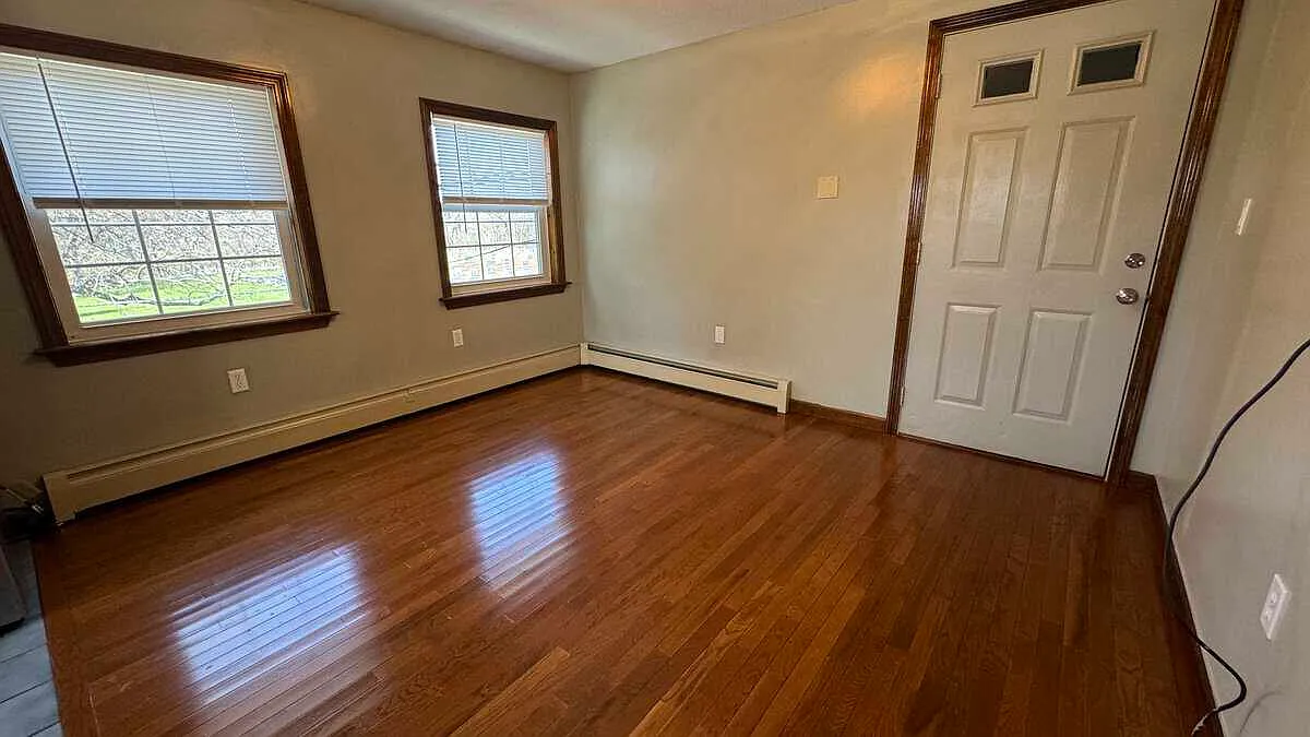 1 bed, 550 sqft, $1,500 — Photo 3