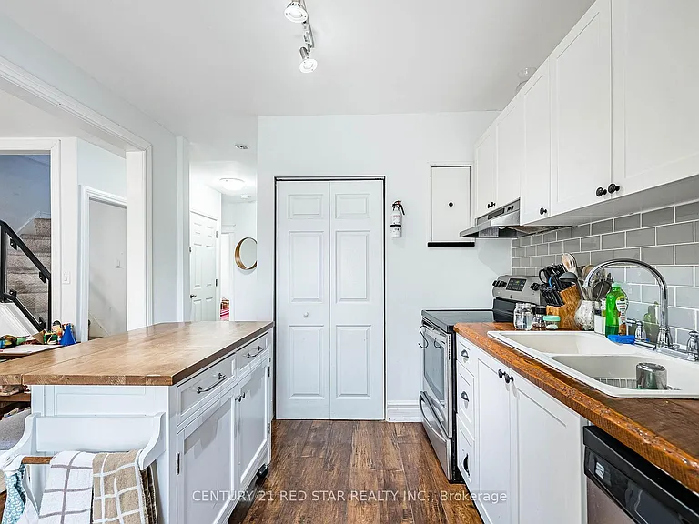 144 Bold St #UPPER — Photo 12