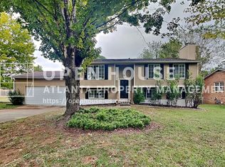 2582 Morgan Lake Dr NE, Marietta, GA 30066