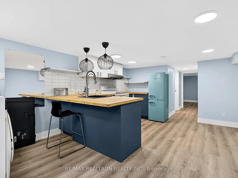 92 Donlands Ave #BASEMENT — Photo 4