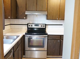 5037 Southwood Cir, Lincoln, NE 68512