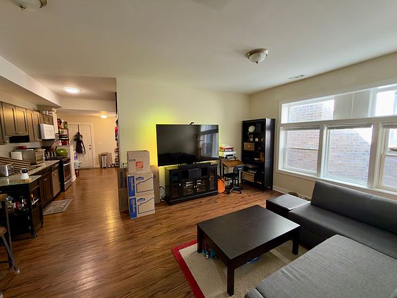 3rd image of 3550 W Lawrence Ave #2N