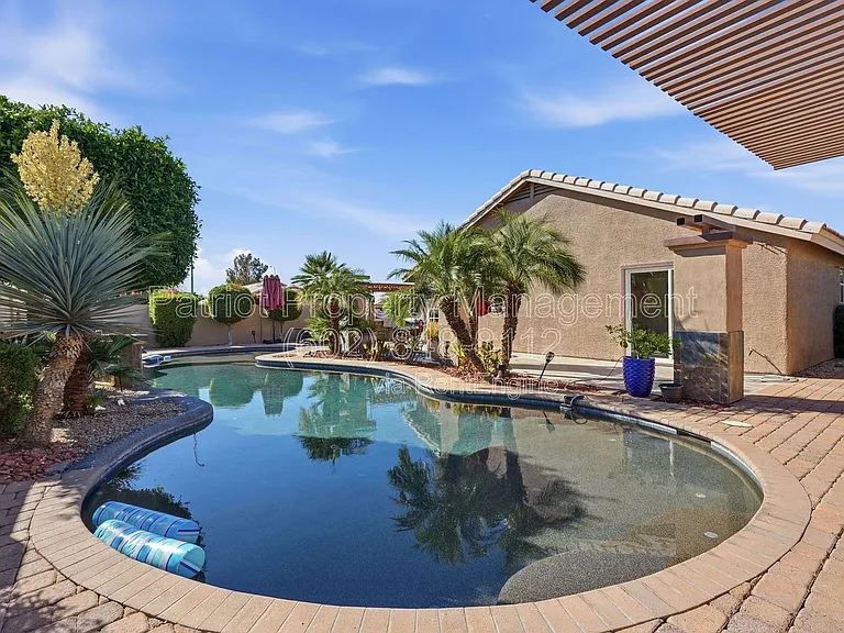 8629 W Echo Ln — Photo 33