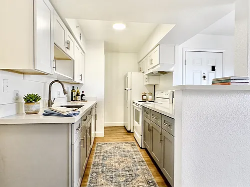 Floor plan 2 Bed 2 Bath - B