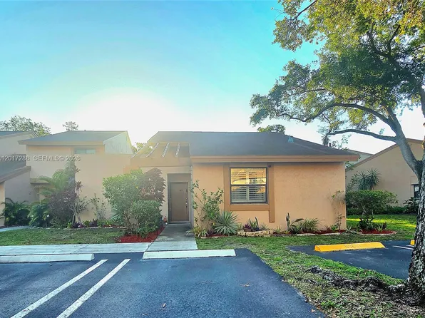 19 Chestnut Cir, Cooper City, FL 33026