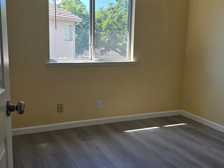 8421 Ardelle Way — Photo 11