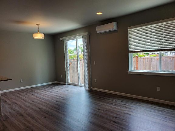4th image of 6906 Delaney Ln NE #2