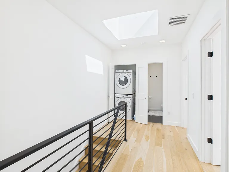 904 Quinnipiac Ave — Photo 15