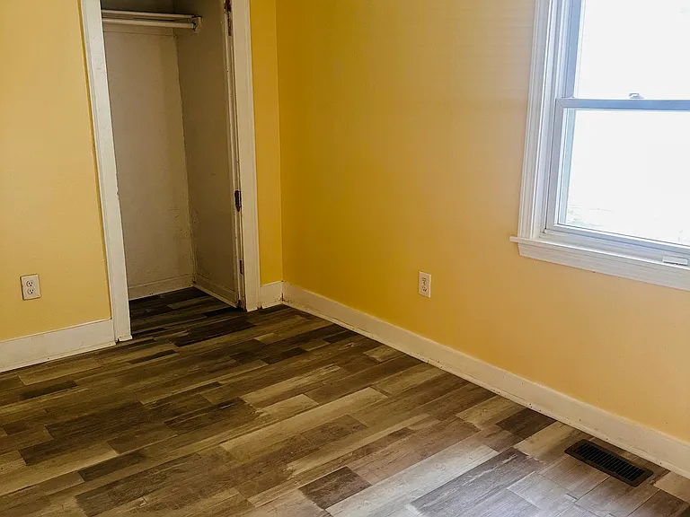 733 Pleasant St #1 — Photo 6