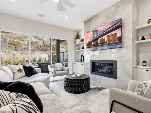 451 Vision Ct, Kelowna, BC V1W 0C4
