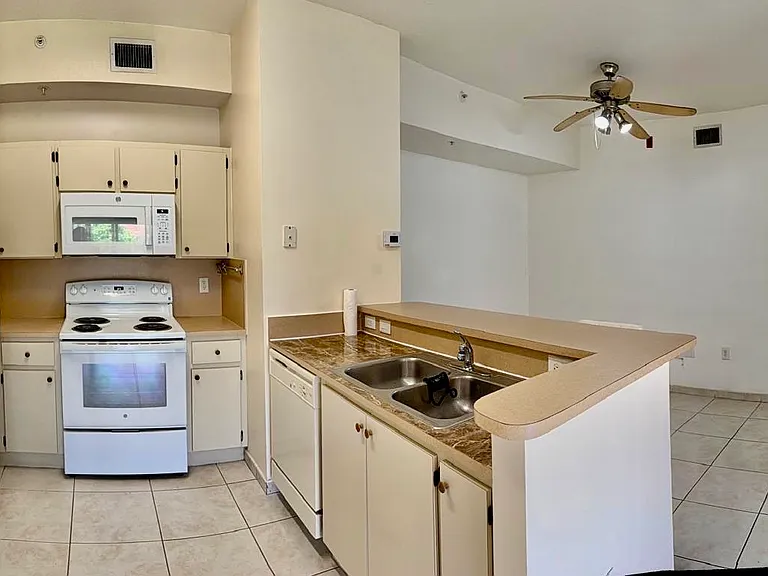 7290 NW 114th Ave #205 — Photo 26