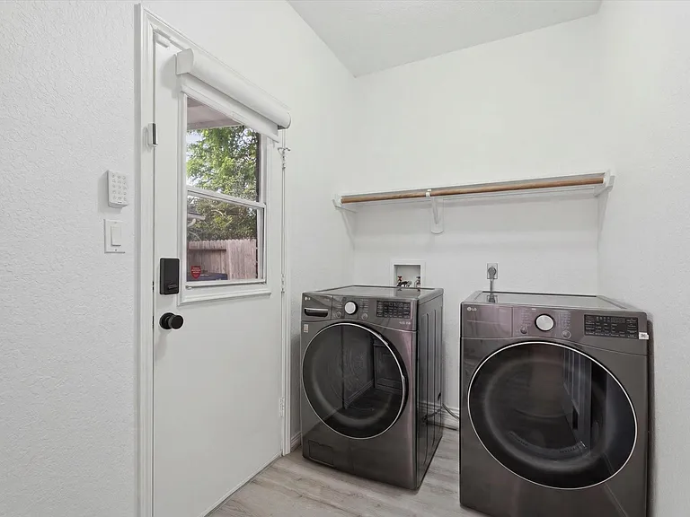 4704 Broadmoor Dr — Photo 23