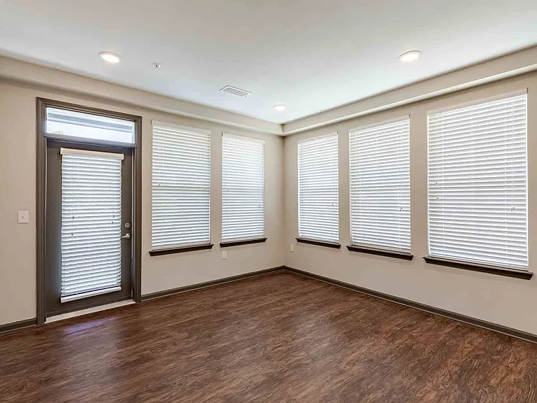 Bluebird Row Apartments — Photo 51