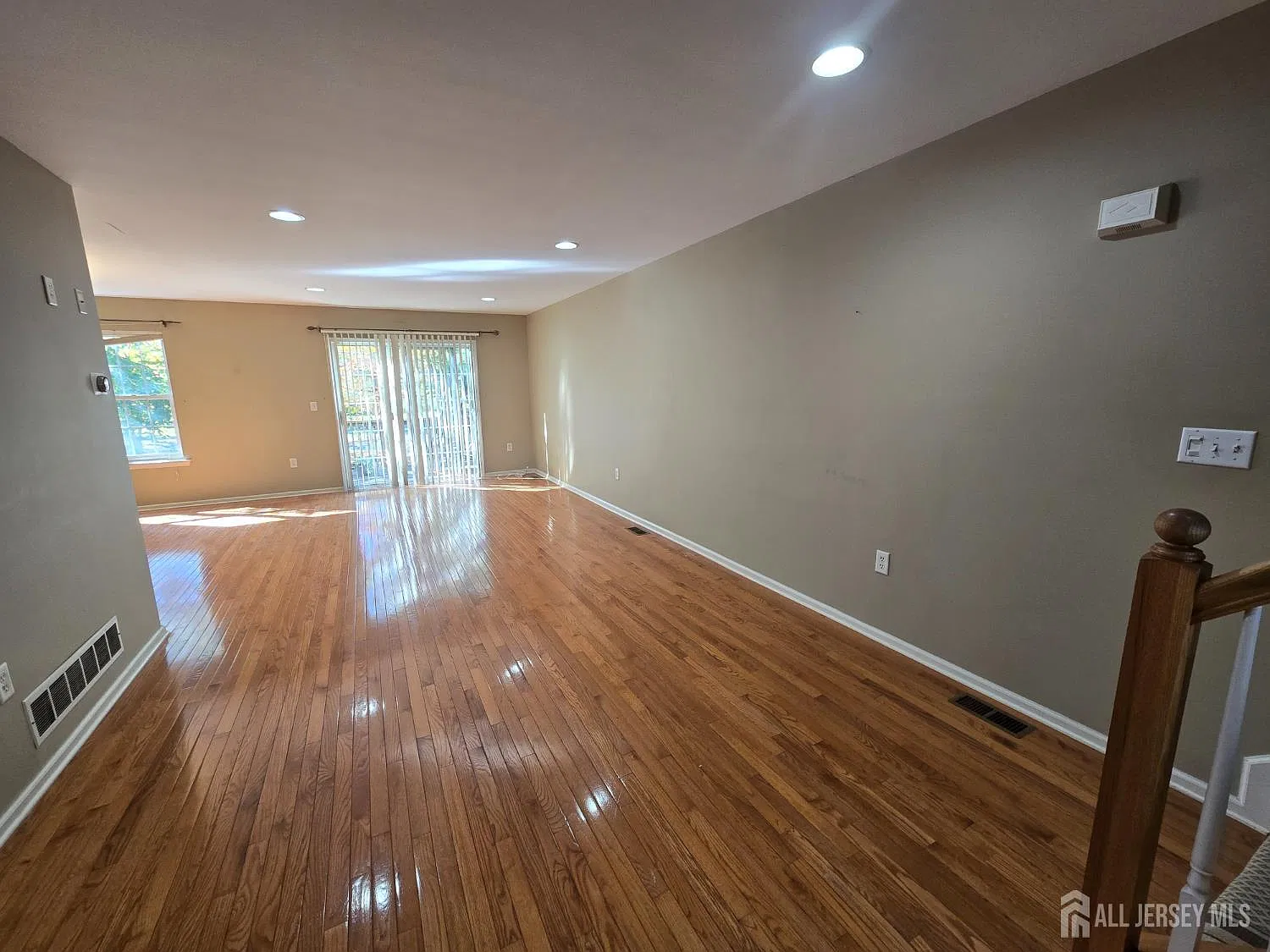 3 bed, 2.5 bath, 1750 sqft, $3,600 — Photo 4