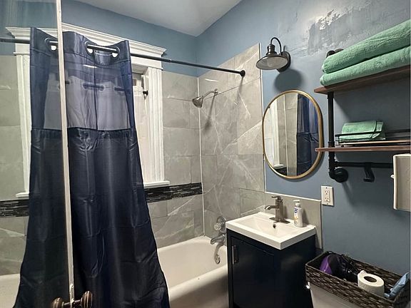 3rd image of 401 E California Ave #2