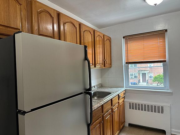 5th image of 194-18 37th Ave Floor 2