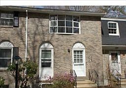 5th image of 170 Fieldstone Dr