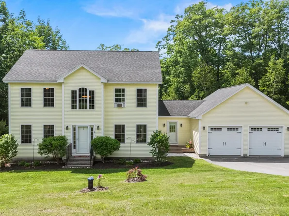5 Abby Road, Raymond, ME 04071