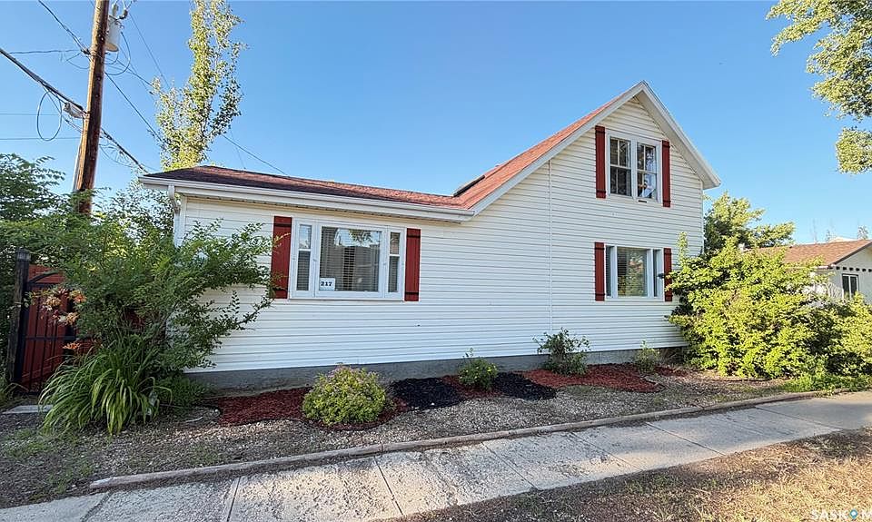 1st image of 217 2nd AVENUE