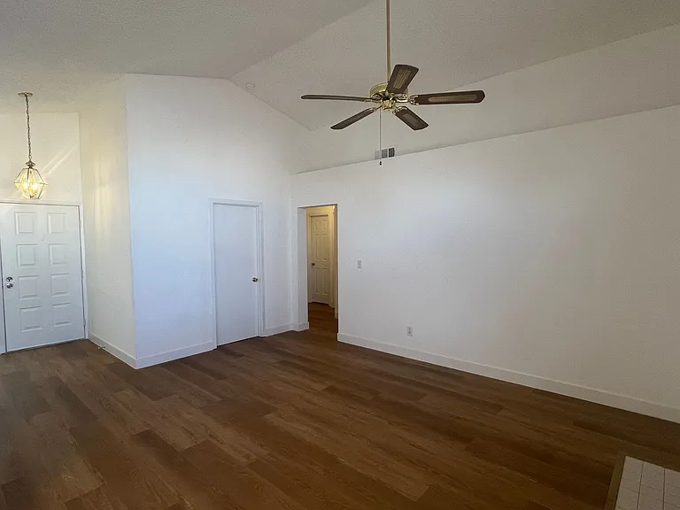 1309 Goldenglow Rd — Photo 5