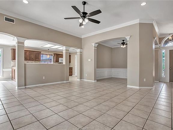5th image of 402 Heather Ln