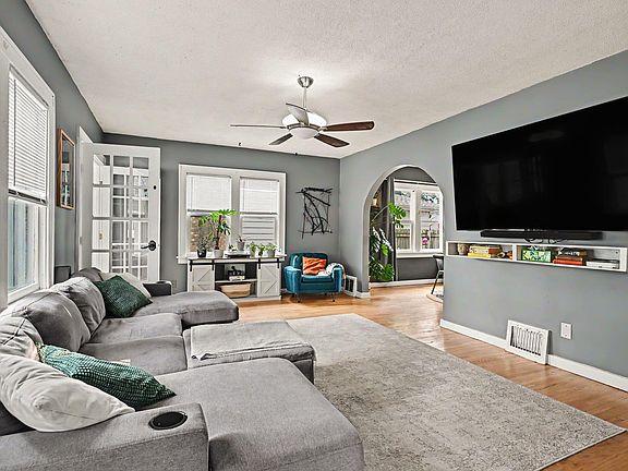 5th image of 145 Crescent St