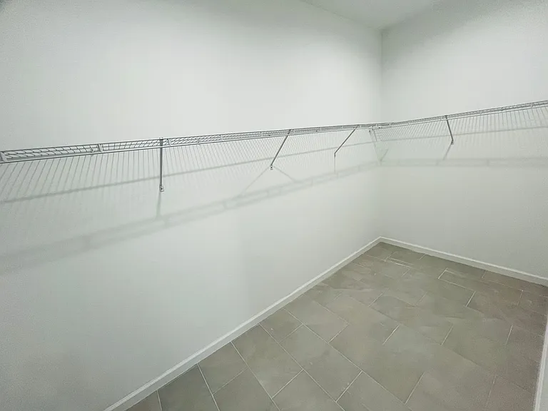 1114 Cellini St E — Photo 11