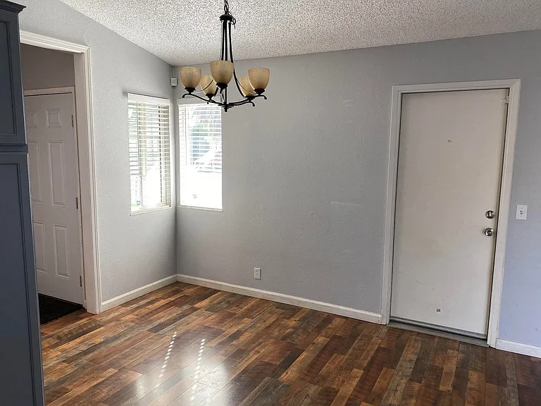 1014 Prairie Dr — Photo 10