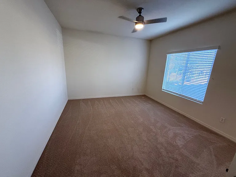 1446 Holly Ave — Photo 11