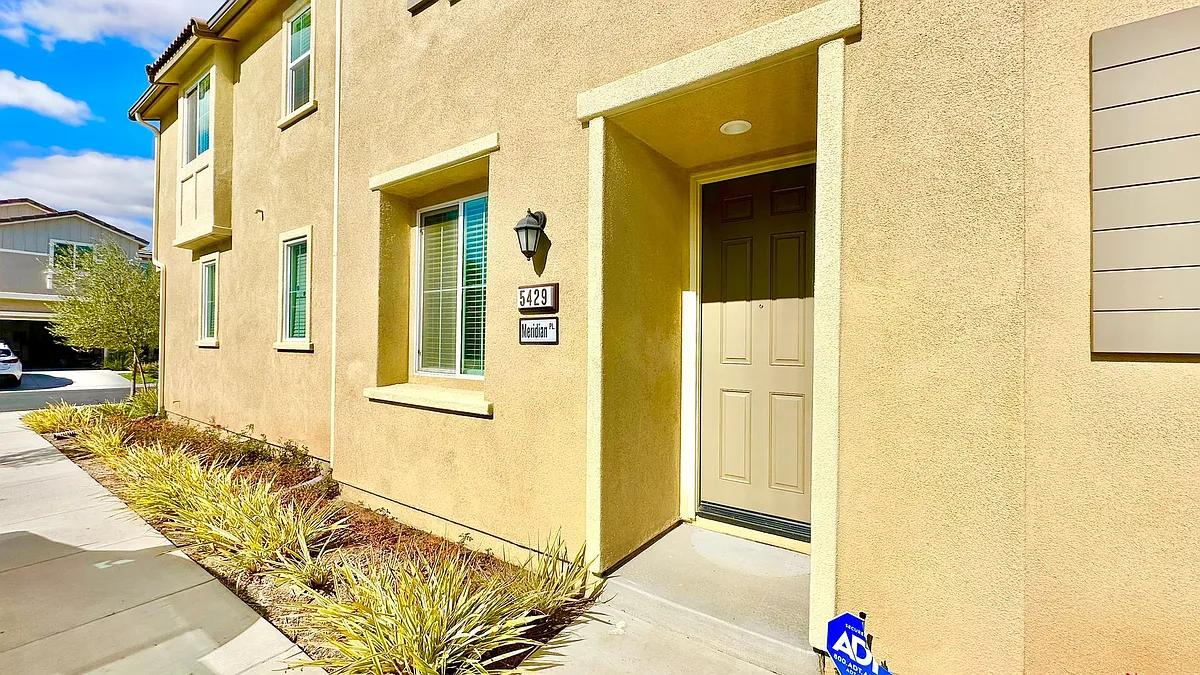 Building Photo - 5429 Meridian Pl