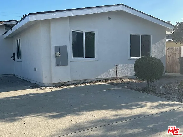 778 Ashland Ave — Photo 3