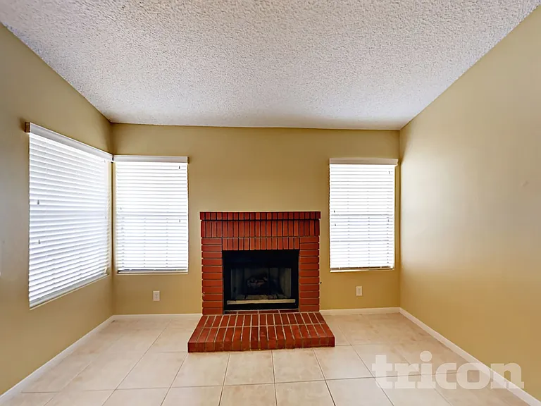 625 Freeburg Pl — Photo 4