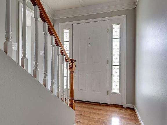5th image of 7049 Yellow Oak Ln
