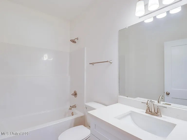 13469 Mary Ave — Photo 12