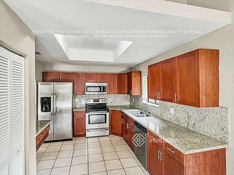 11585 Gorham Dr — Photo 8