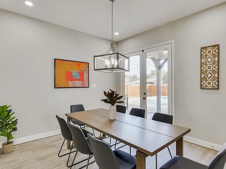 8206 Chesham Dr — Photo 13