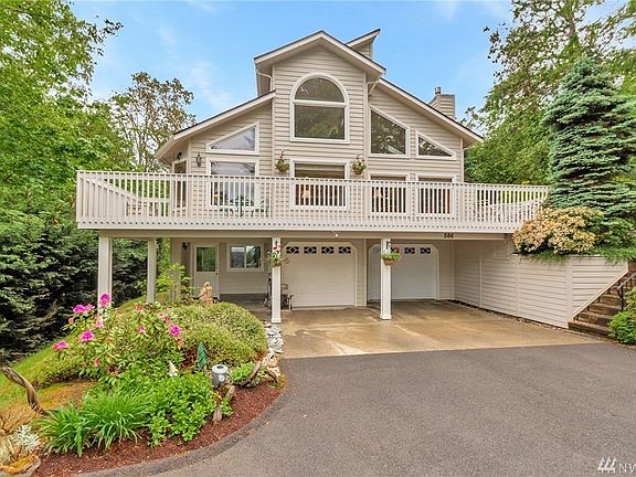 3rd image of 586 Island Blvd