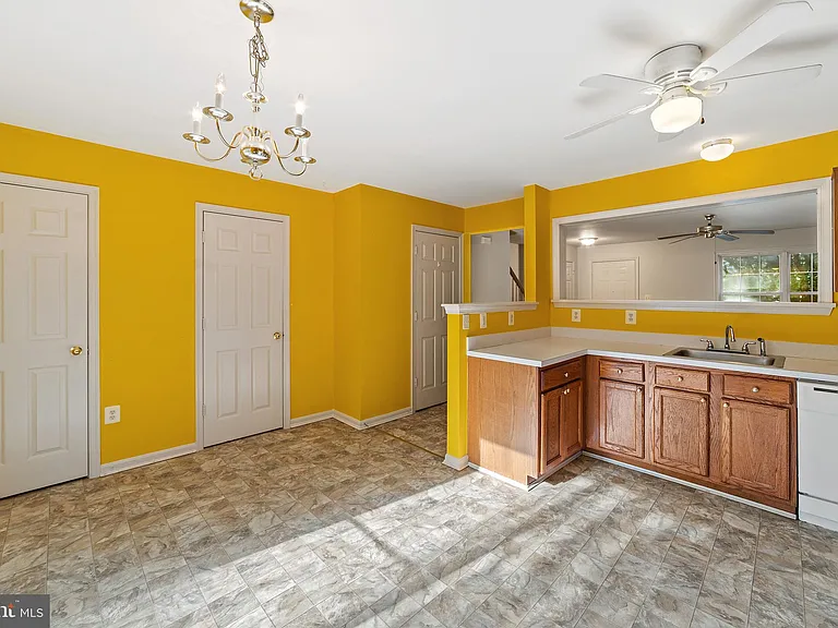 570 Highland Towne Ln — Photo 26